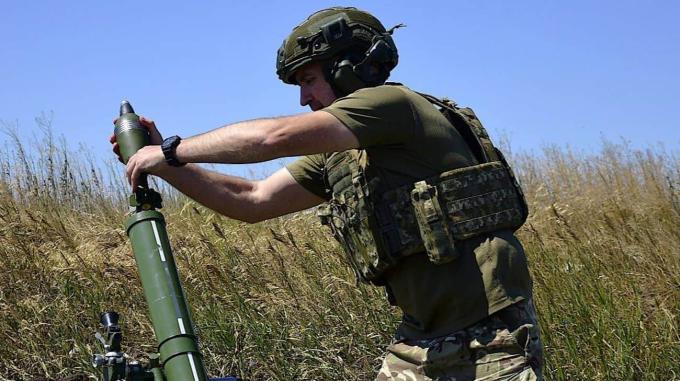 Attività al fronte: oltre 110 combattimenti in un giorno e ampie offensive nemiche