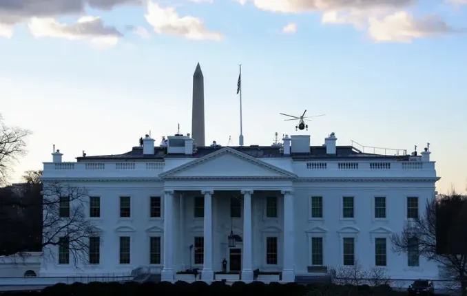 L’amministrazione Trump reintegra i dipendenti pubblici licenziati: conseguenze di riforme caotiche