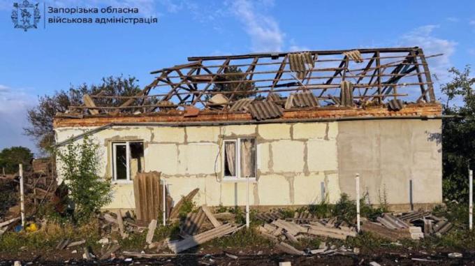 Nelle ultime 24 ore, le truppe russe hanno condotto un attacco aereo su larga scala nella regione di Zaporizhia, utilizzando oltre 300 droni di vario tipo