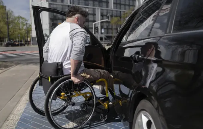 Les conducteurs ukrainiens paieront des amendes nettement plus élevées pour stationnement illégal sur les places réservées aux personnes handicapées