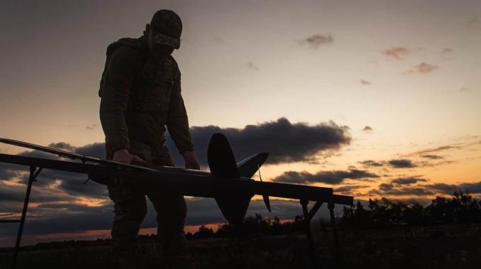 Les défenseurs ukrainiens ont porté un nouveau coup dur à l’ennemi : au cours de la journée écoulée, les pertes des forces d’occupation russes ont atteint près d’un millier