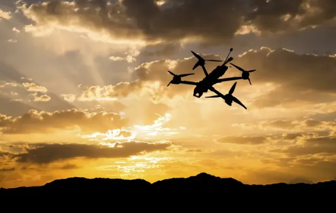 Renforcement des attaques de drones et de bombardements dans la région de Kharkiv : pertes humaines et destructions face à l’agression russe