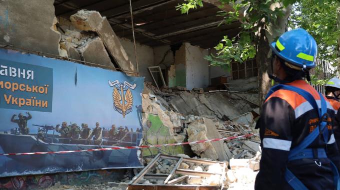 Crollo parziale dell’edificio Dormashina a Mykolaiv a causa di bombardamenti russi