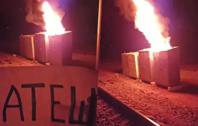 DES PARTISANS ONT DÉTRUIT POUR LA PREMIÈRE FOIS LA LIGNE FERROVIAIRE VERS DONETSK