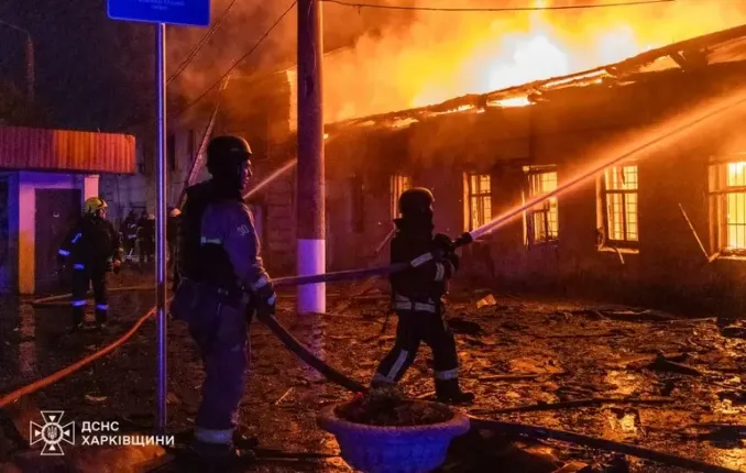 Attacchi notturni russi sull’Ucraina: 14 droni e missili colpiti