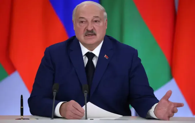 Lukašenko concede un’amnistia di massa: rilascio di 16 persone, alcune per motivi politici
