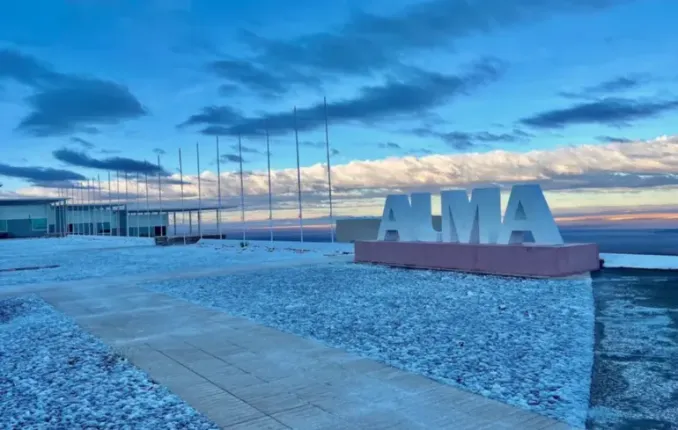 Neve inaspettata nel deserto cileno: ALMA in modalità emergenza