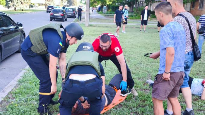 Attaque de drones FPV russes à Niкopol : quatre blessés et dommages aux véhicules