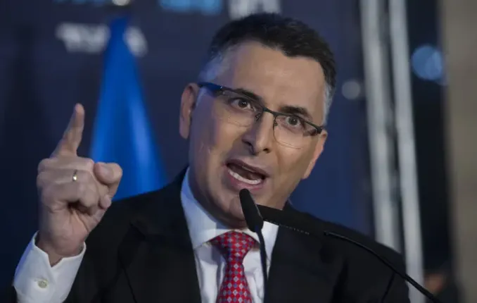 Il Ministro degli Esteri israeliano esorta la comunità internazionale a agire decisamente contro le ambizioni nucleari dell’Iran