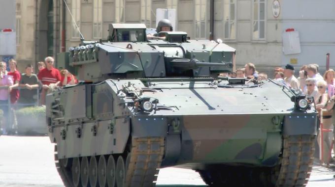 Lettonia firma un importante contratto con la Spagna per l’acquisto di veicoli blindati di fanteria moderni, rafforzando le capacità di difesa e consolidando la collaborazione internazionale