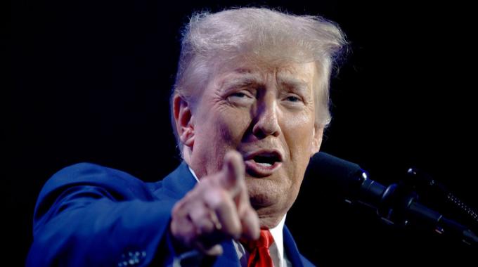 Trump anuncia la destrucción de un submarino que transportaba drogas a EE.UU.