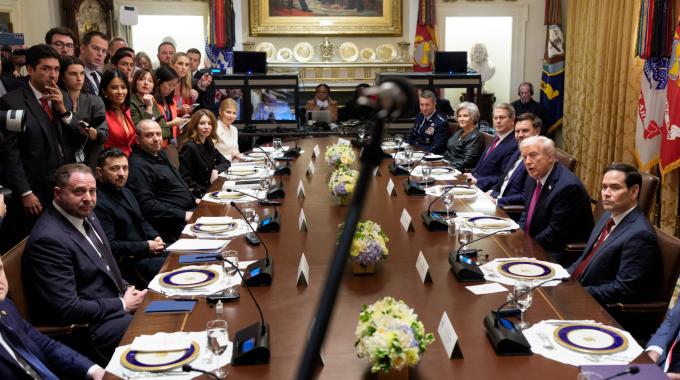 La delegación ucraniana muestra a Trump mapas con «puntos críticos» de Rusia para presionar con sanciones