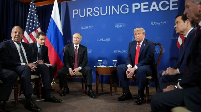 Trump anuncia reunión con Putin en Budapest tras llamada telefónica