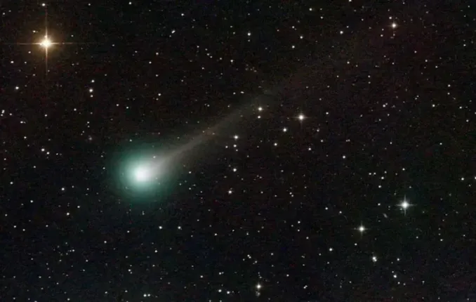 El viento solar arrancó un trozo de la cola del cometa Lemmon