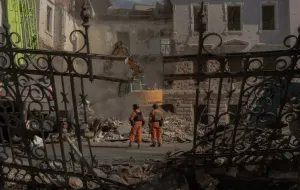 I russi usano l’artiglieria a canna contro Sumy? Un’analisi approfondita della situazione sul fronte