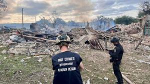 Russischer Luftangriff auf Wodjanye tötet Frau und verletzt Mann in der Region Charkiw