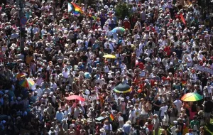 Orbán Accusa Bruxelles di Provocazioni Politiche Durante la Marcia del Pride a Budapest