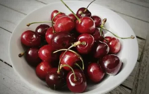 Les prix des cerises en Ukraine chutent rapidement en raison de la dégradation de leur qualité