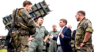 L’Allemagne encourage l’UE à accélérer la livraison de systèmes de défense aérienne supplémentaires à l’Ukraine face aux récentes attaques