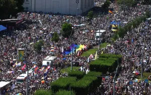 Budapest est devenue l’arène de manifestations massives le jour du cortège interdit en faveur des droits LGBTQ+