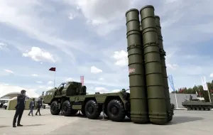 La Russie retarde la livraison de systèmes S-400 à l’Inde, suscitant des inquiétudes et la recherche d’alternatives
