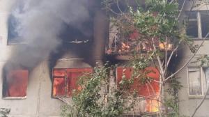 Les envahisseurs russes bombardent des habitations civiles à Kostiantynivka : trois civils blessés et destructions massives signalées