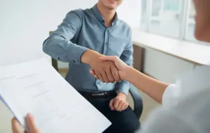 Explication approfondie : Contrat de travail avec horaires non fixes – Ce que les salariés ukrainiens doivent savoir