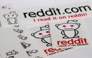 Reddit porte plainte contre Perplexity : nouveaux défis pour l’industrie de l’intelligence artificielle