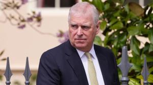 El Príncipe Andrew de Reino Unido anuncia su renuncia a los títulos reales en medio de crisis interna y escándalos