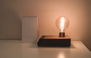 Cómo pueden los ucranianos ahorrar en electricidad en octubre: nuevas tarifas y programas de apoyo