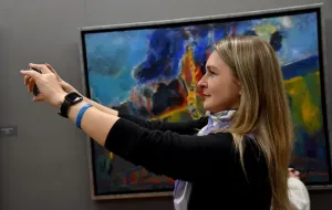 Exhibición destacada de Anatoliy Melnyk en la Galería de Arte de Kyiv abre nuevos horizontes en las artes visuales ucranianas