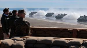 Incidente pericoloso durante esercitazioni militari in California: dimostrazione virtuale di forza o reale minaccia?