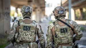 La SBU chiarisce le perquisizioni nei confronti dei parenti del detective del NABU, confermando la legittimità