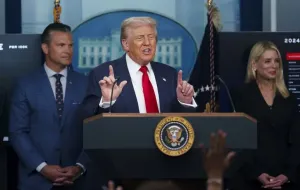 Trump exige 230 millions de dollars au Département de la Justice des États-Unis et prévoit de les donner à des œuvres caritatives