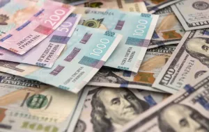 El FMI presiona a Ucrania para devaluar la hryvnia ante presiones económicas