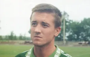 El exfutbolista ucraniano sufre grave lesión mientras defiende su país en el frente