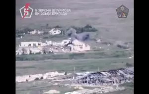Resistencia inquebrantable: las fuerzas rusas continúan ataques implacables en el sector de Oleksandrivka, destruyendo decenas de camaradas y empleando tácticas letales con drones