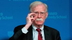 Ironía del destino: Acusan a John Bolton, crítico de Trump, por manejo indebido de documentos confidenciales en un escándalo