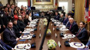 La delegación ucraniana muestra a Trump mapas con «puntos críticos» de Rusia para presionar con sanciones