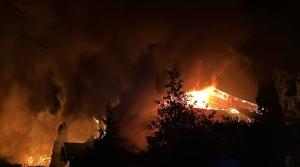 Gli attacchi nemici si traducono in perdite di vite a Kyiv: tragedia durante l’offensiva notturna