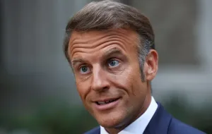 Macron conferma: le trattative sul territorio ucraino devono essere condotte esclusivamente da Zelensky